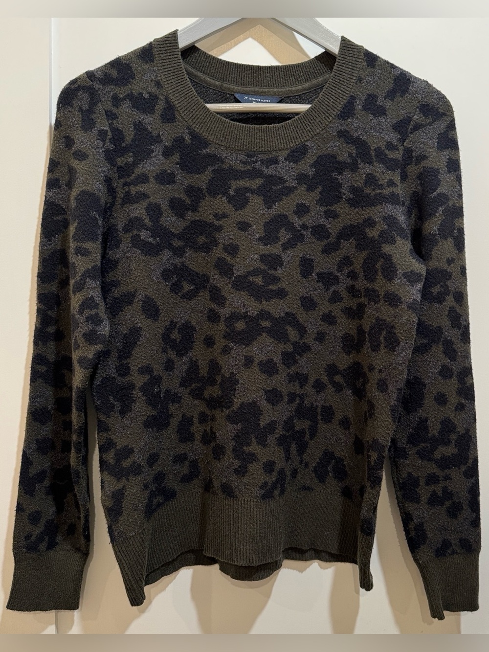 Leopard Print Crewneck Sweater Size Medium